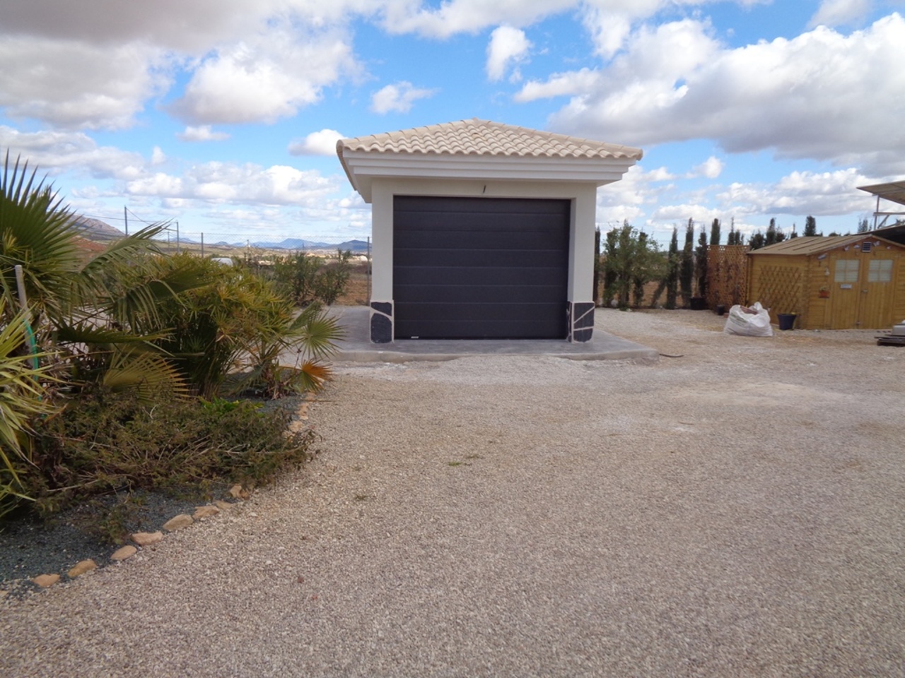 10270-villa-for-sale-in-pinoso-482702-large