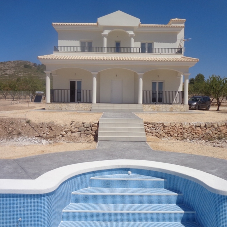 Villa in Pinoso (Alicante)