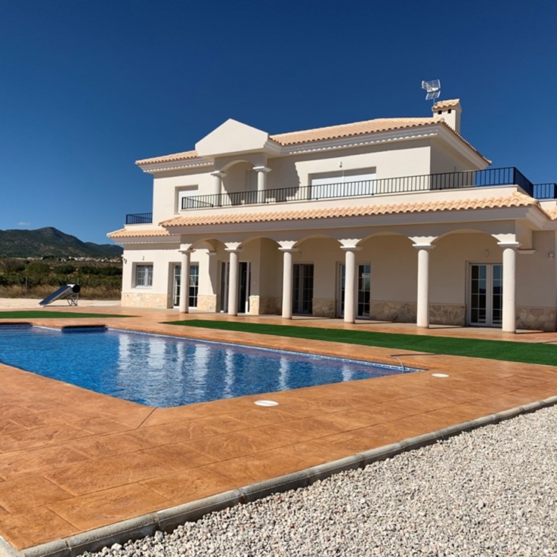 Villa in Pinoso (Alicante)