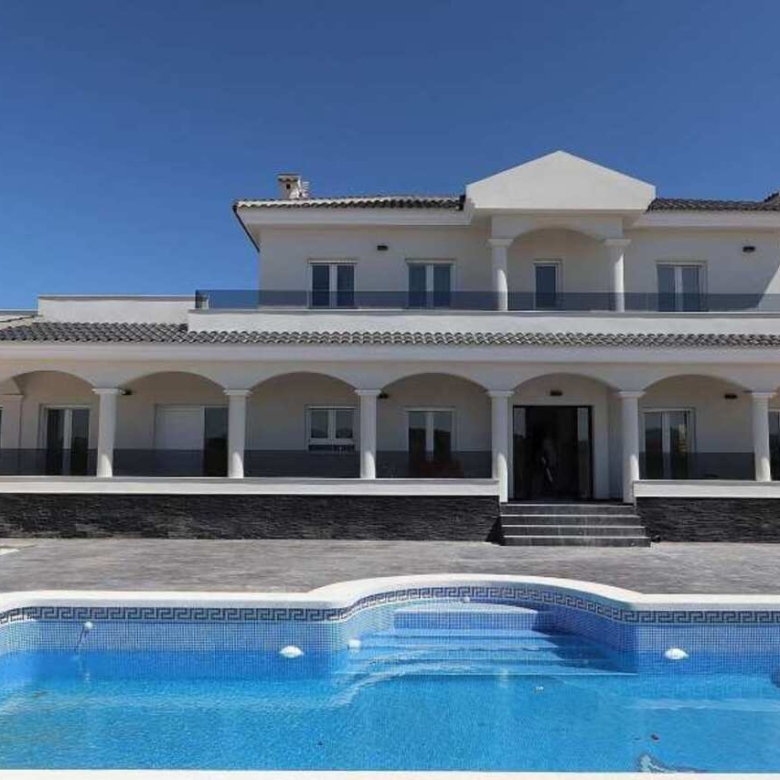 Villa in Pinoso (Alicante)