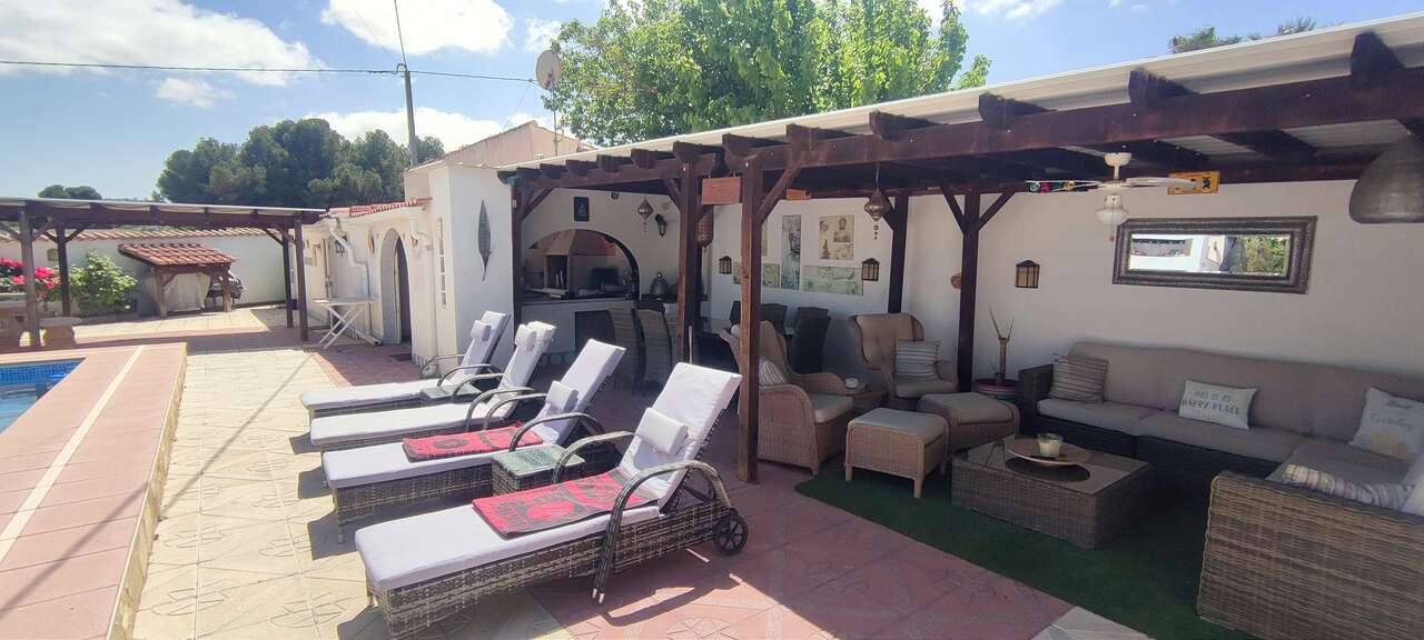 28011-villa-for-sale-in-sax-1637254-large