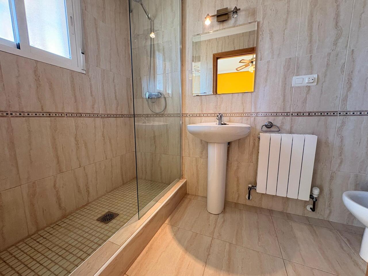 35341-villa-for-sale-in-pinoso-2534760-large