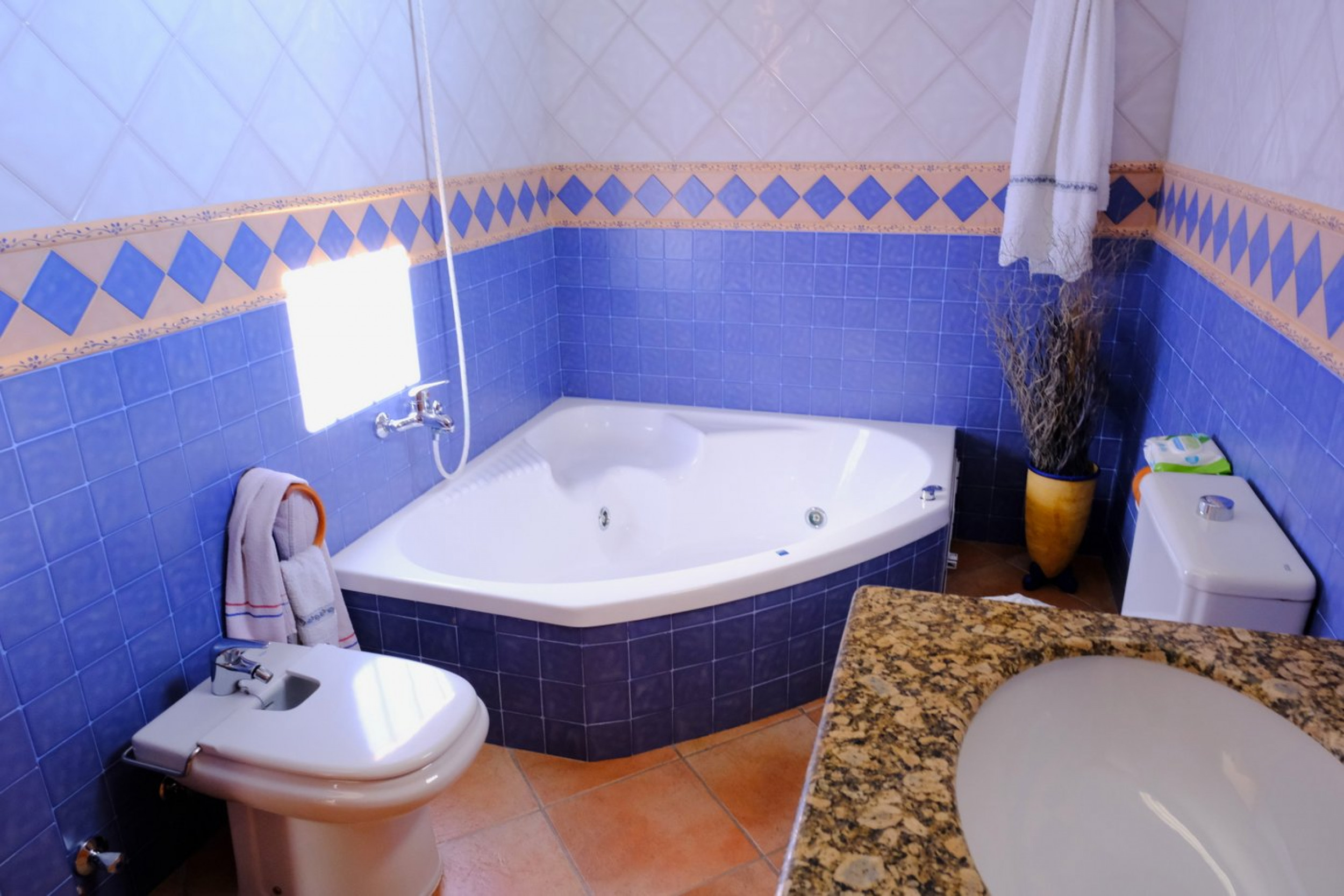 property_attachment_1dlw3xy8ay_20240229021959