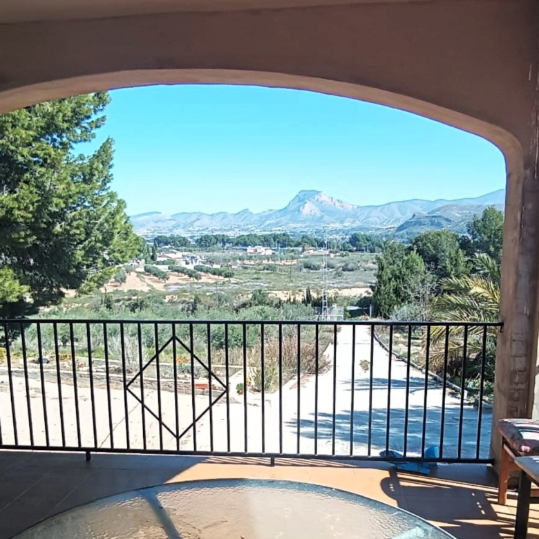 Landhaus in Elda (Alicante)