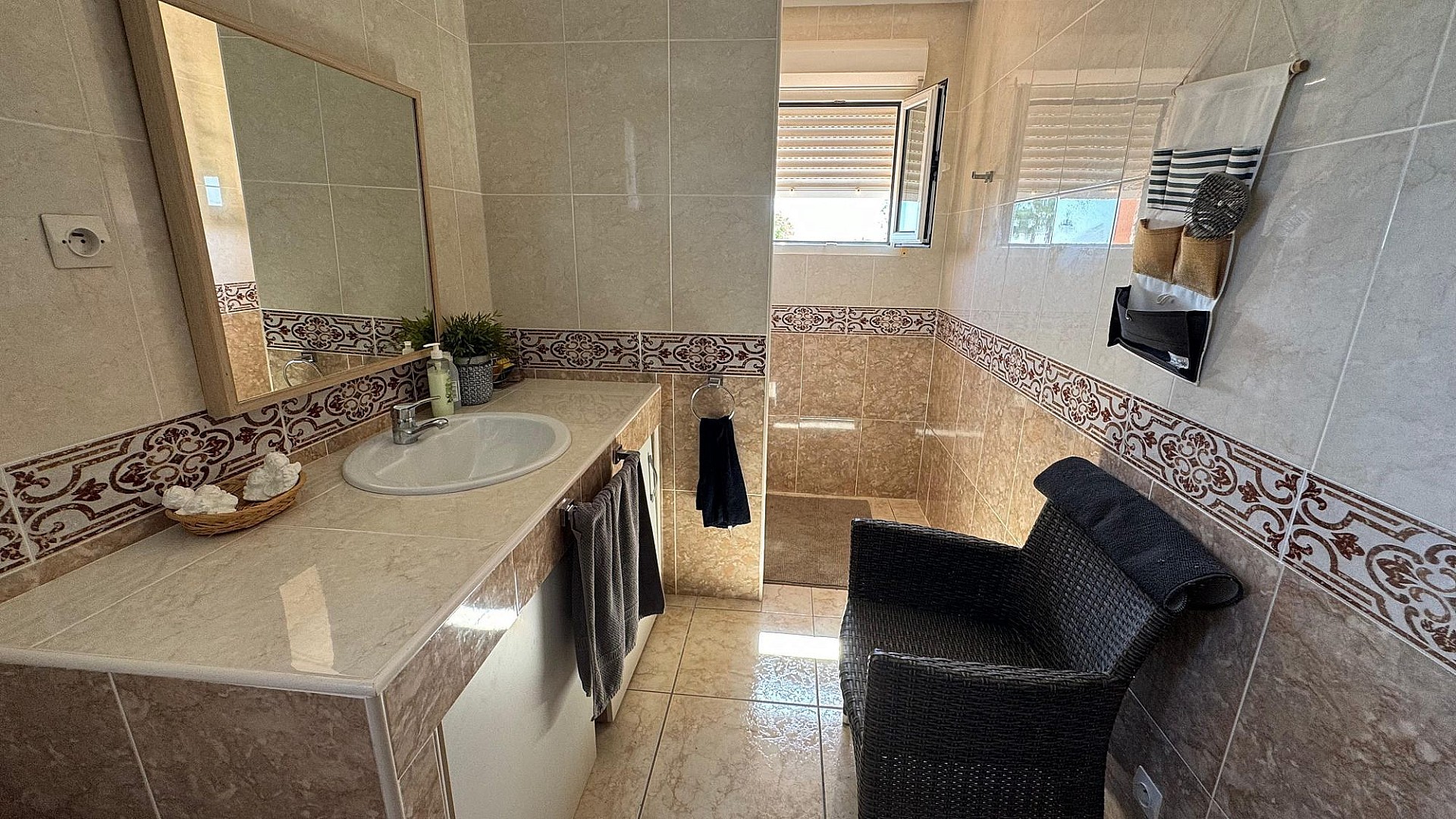 w_2y4op3iw0fho64v8xaza