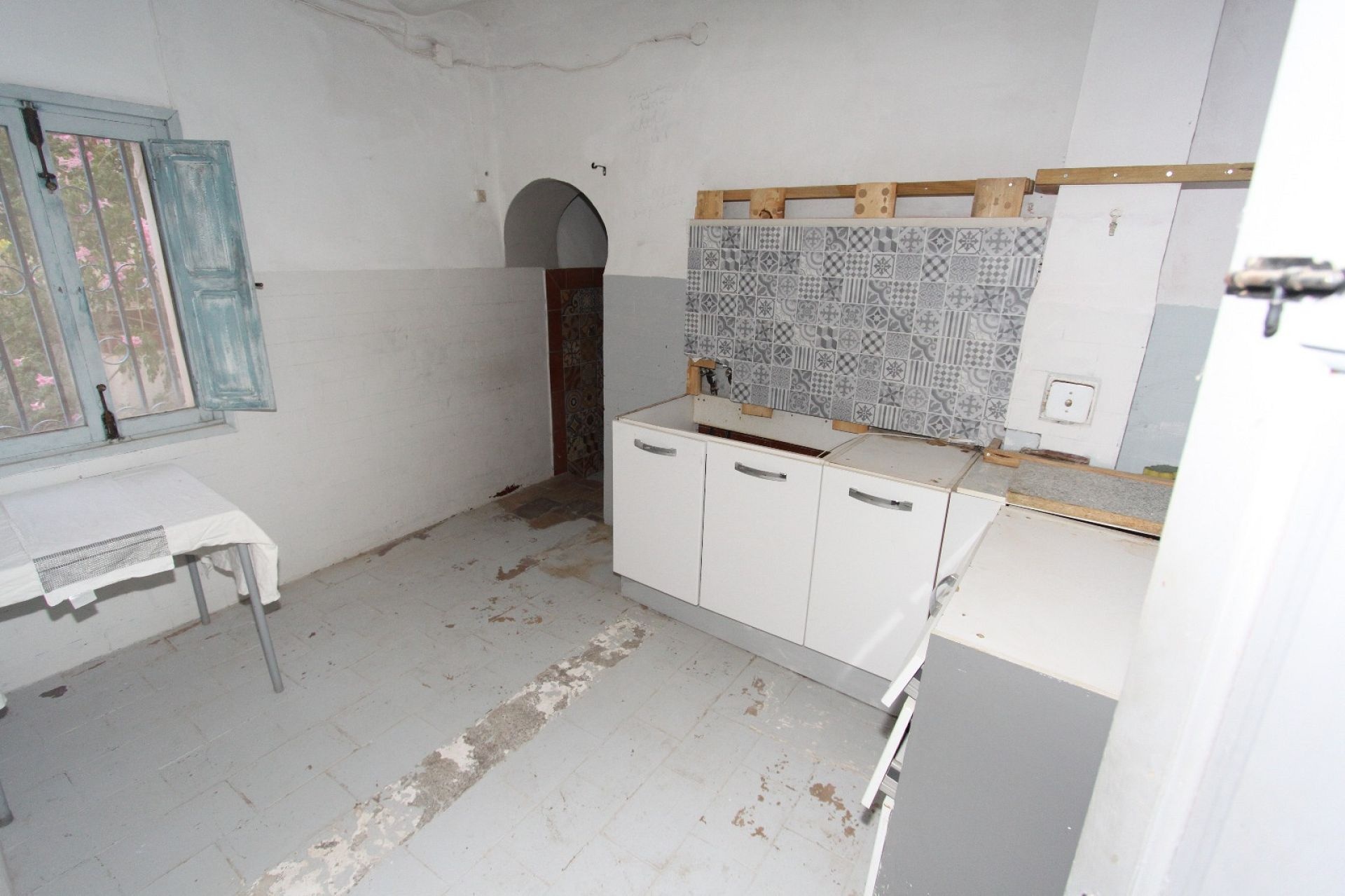 w_3b3e70a447fb4a568f94312196c0ba6a