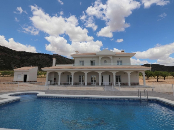 Villa in Pinoso (Alicante)