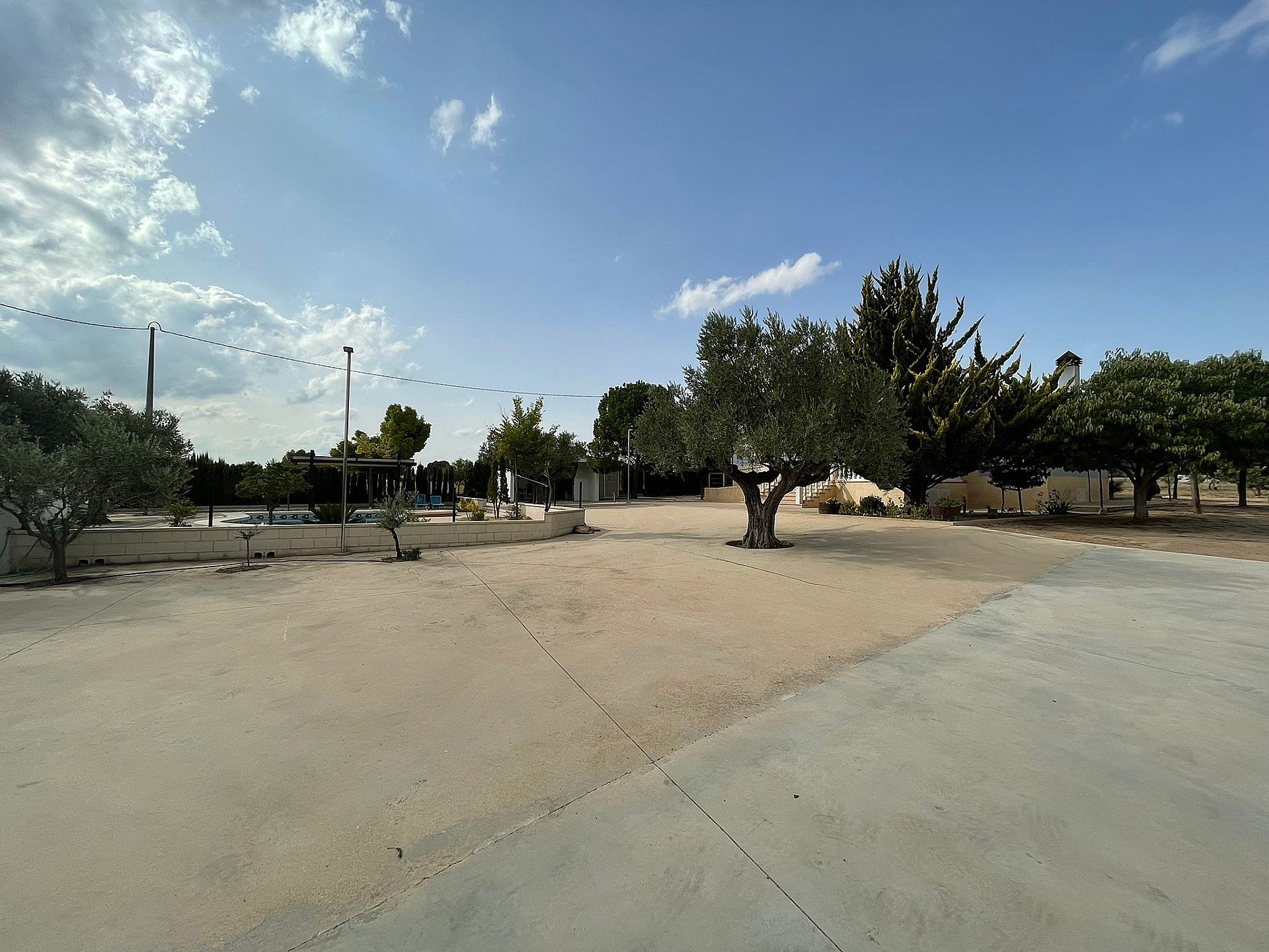 w_4fnhu8bbx2kuf3hckb0i