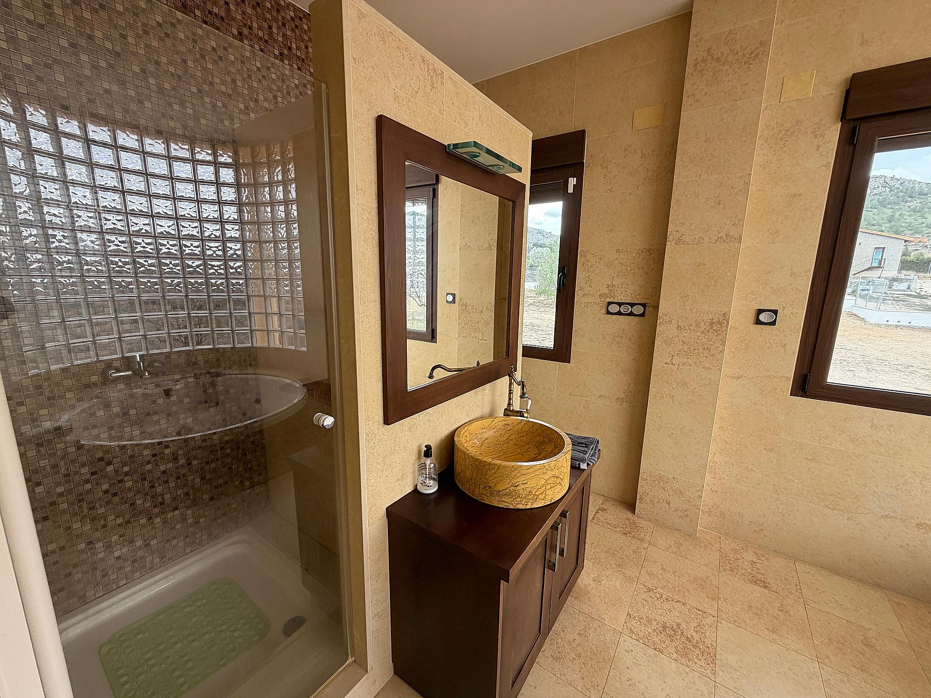 w_6og6abbems422zyfw2ou