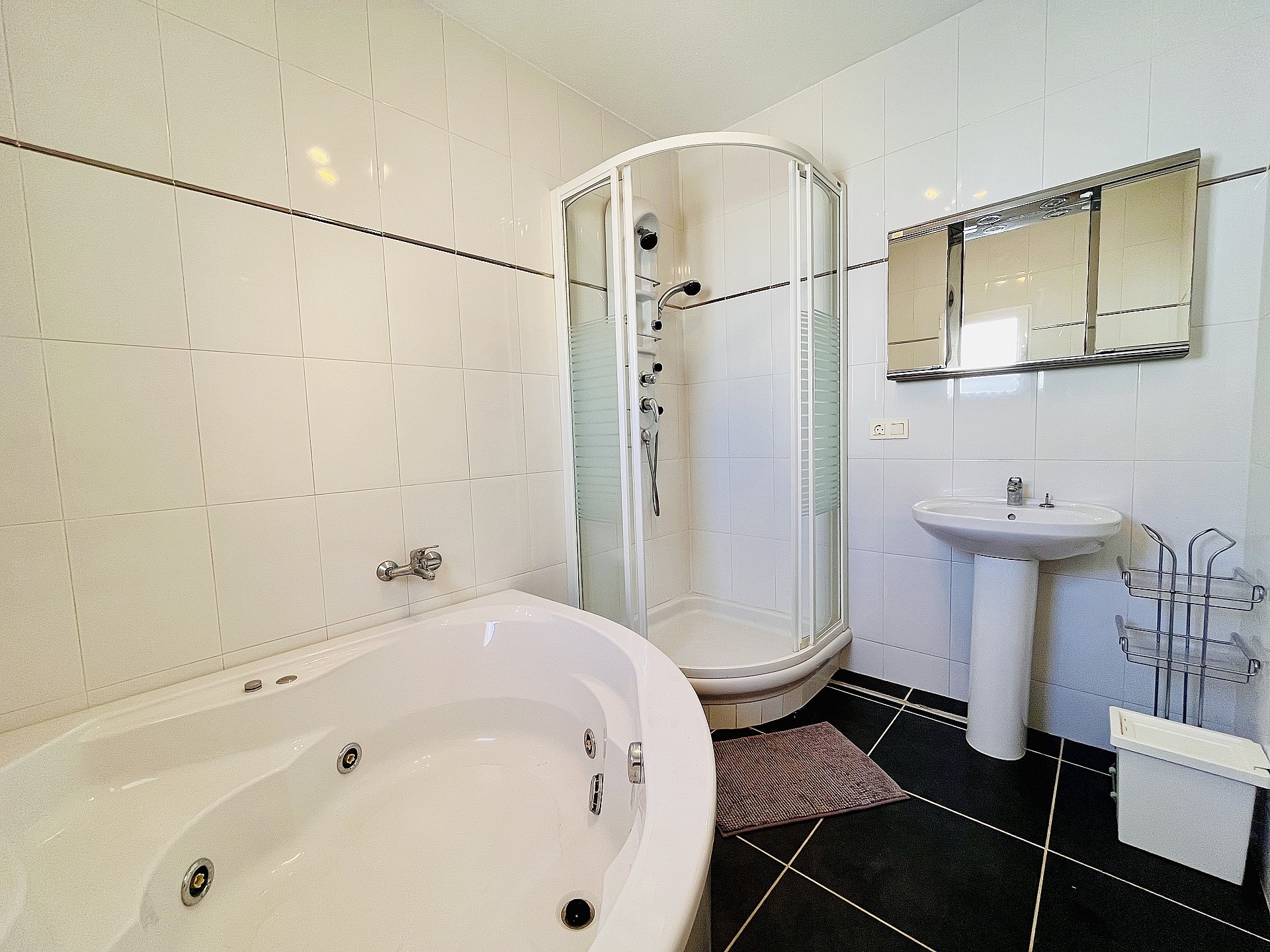 w_8o6sex4weqmch82vrd24