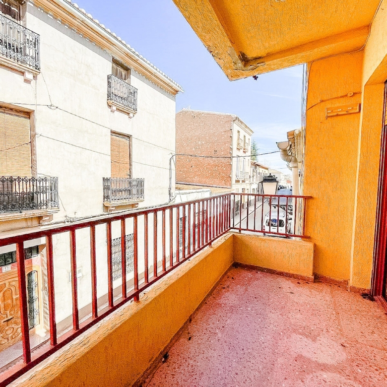 Apartment in Pinoso (Alicante)