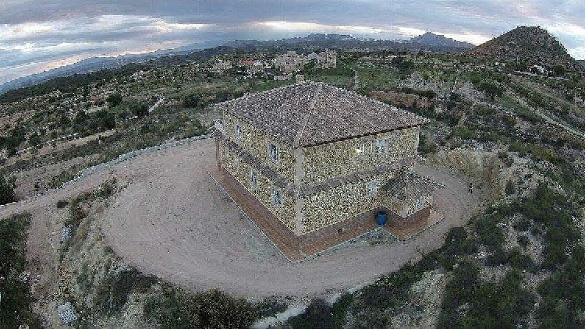 w_c56bjbg22c4erzisznk3