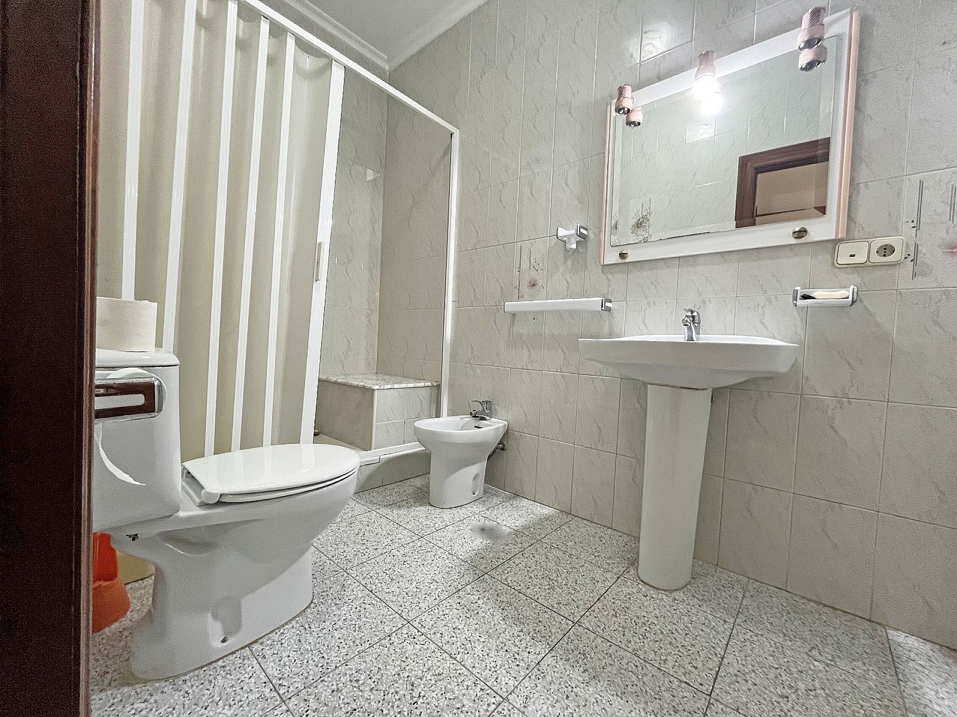 w_emg4gqwb8tfn02bgy8n4