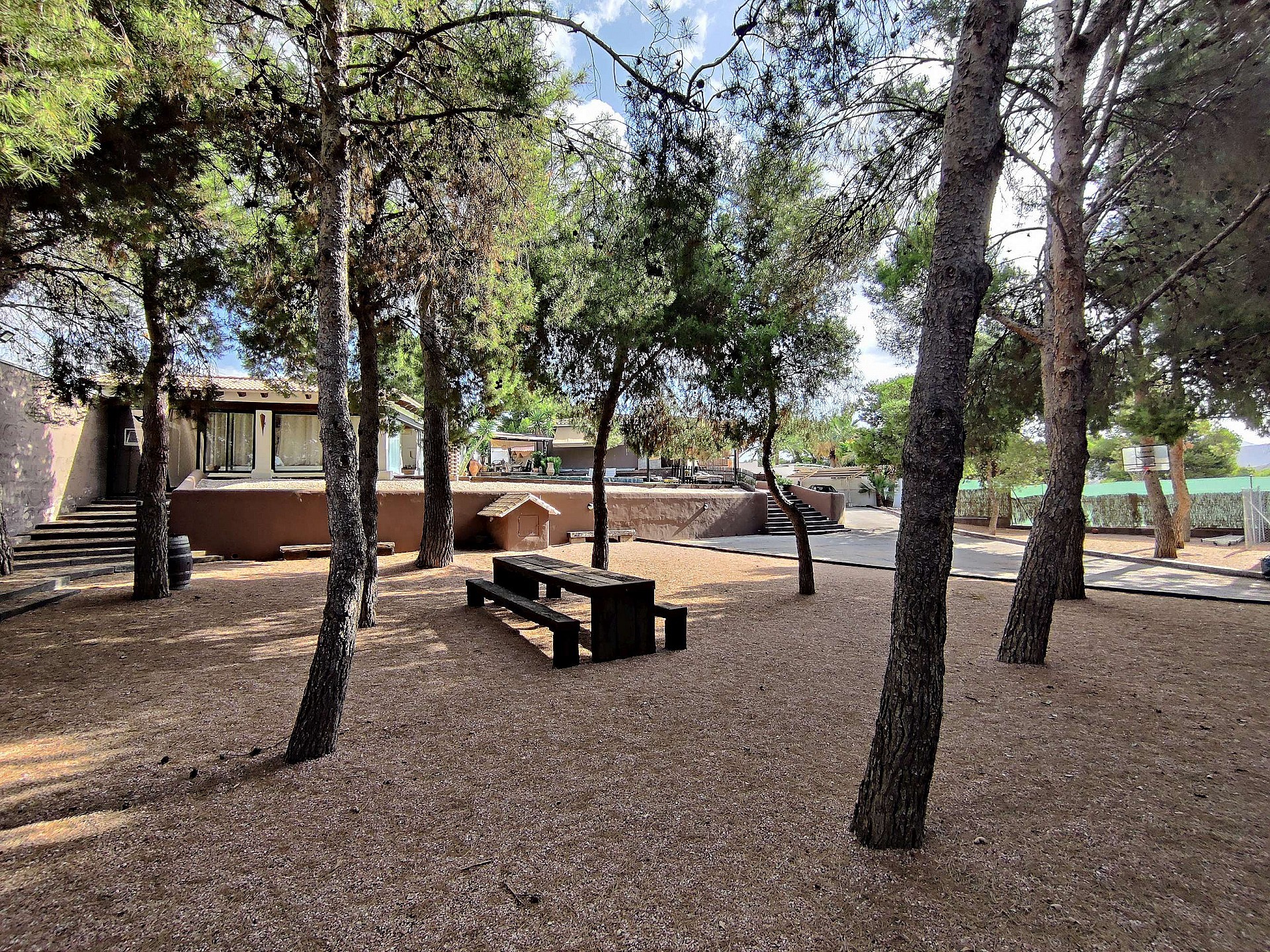 w_fcb8aqo0htzhf2bcm808