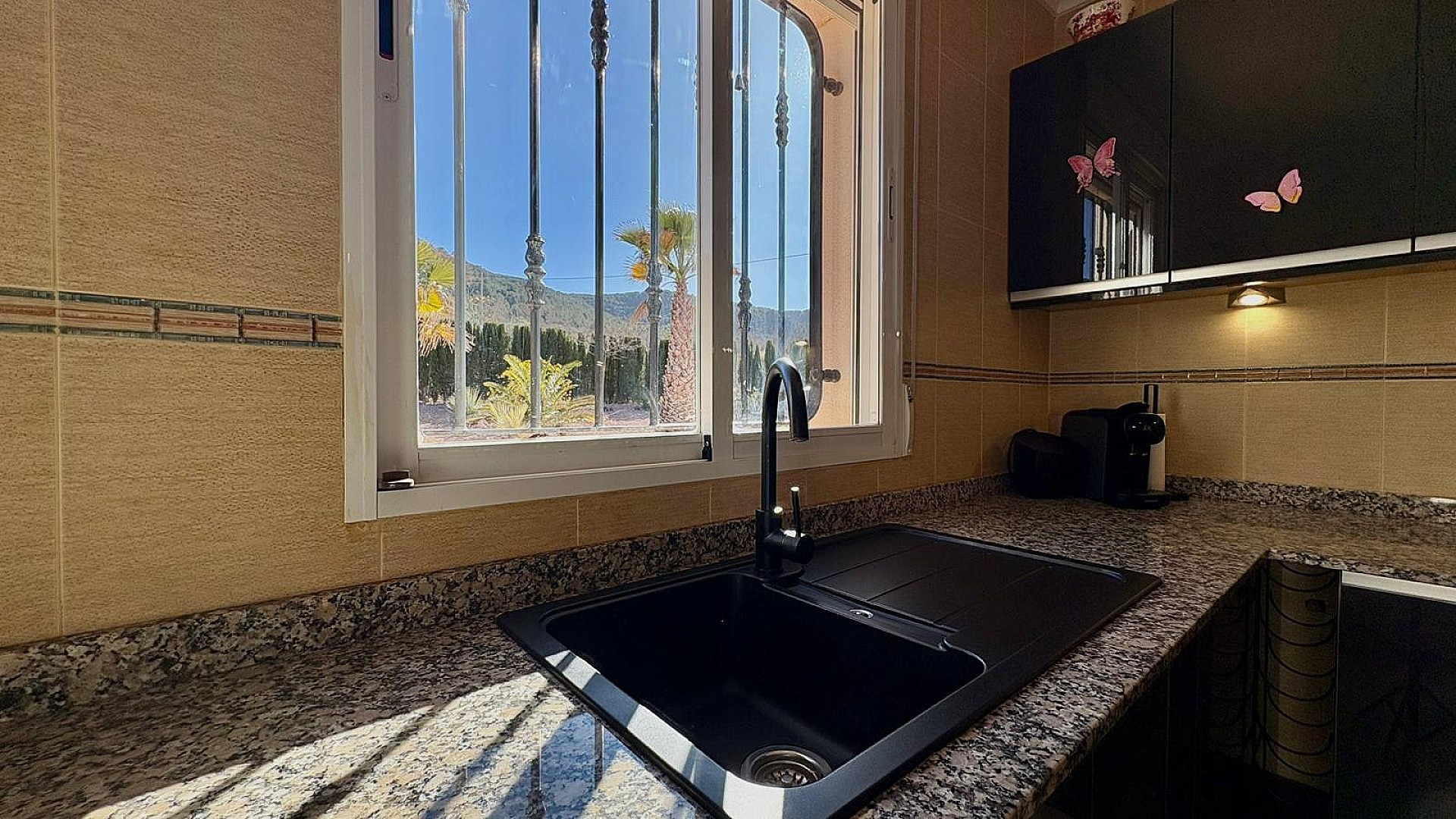 w_g385aznryi4hx5fcdmoc