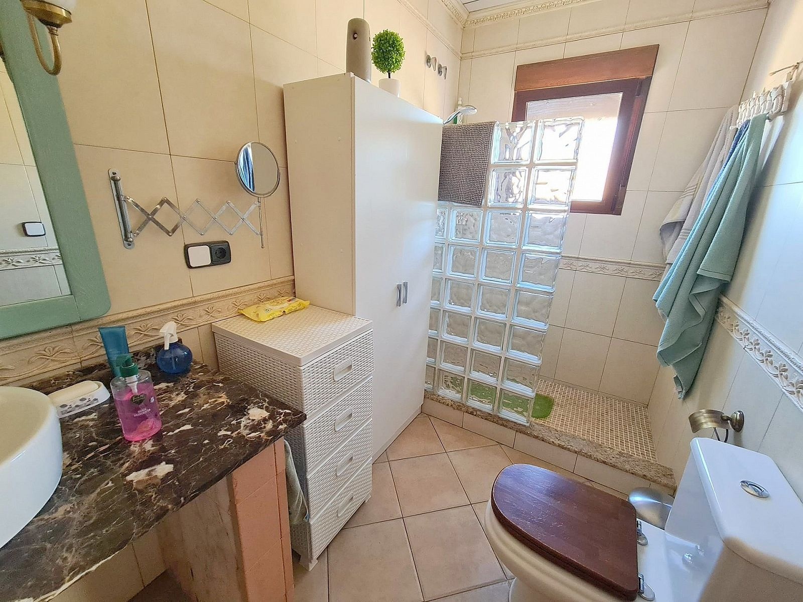 w_g54ppqd40yb3bz8kgoyd