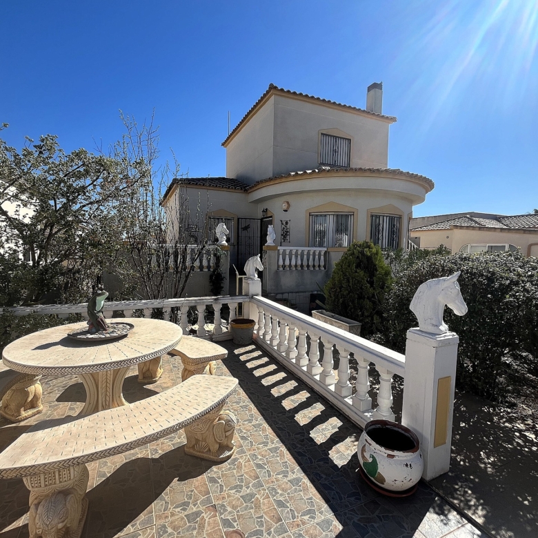 Villa in Castalla (Alicante)