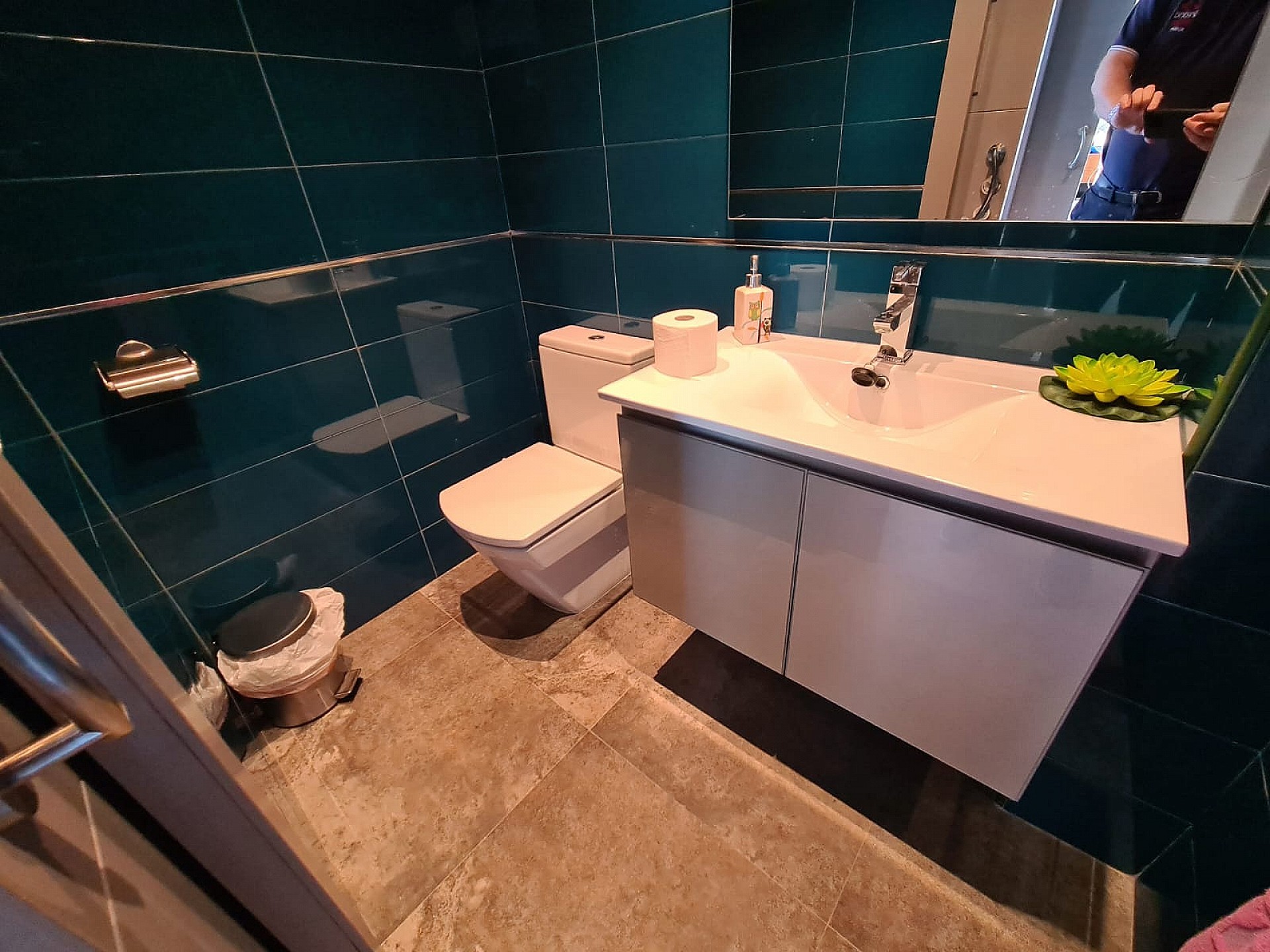 w_gfvj4ypks50dgtr8rphq