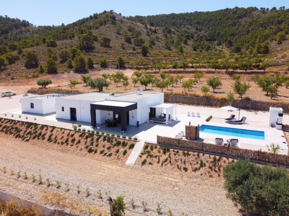 Villa in Hondon De Las Nieves (Alicante)