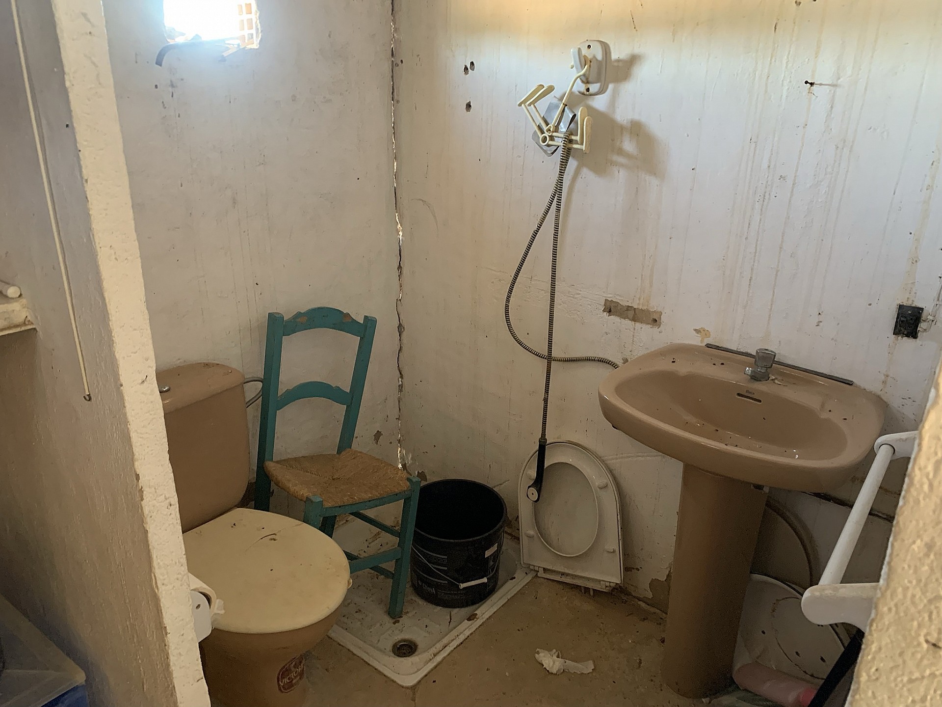 w_hj43mnpvhp5xp3otc42b