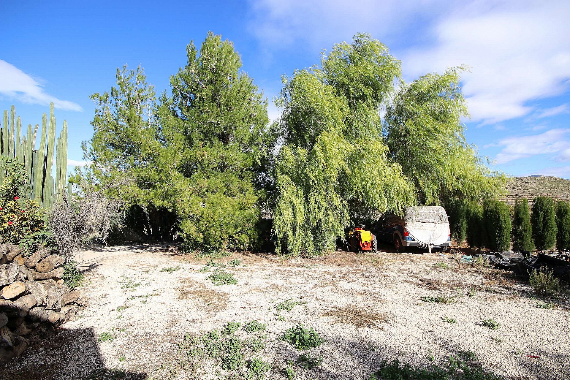 w_hugpxyjq72oizbh67cch