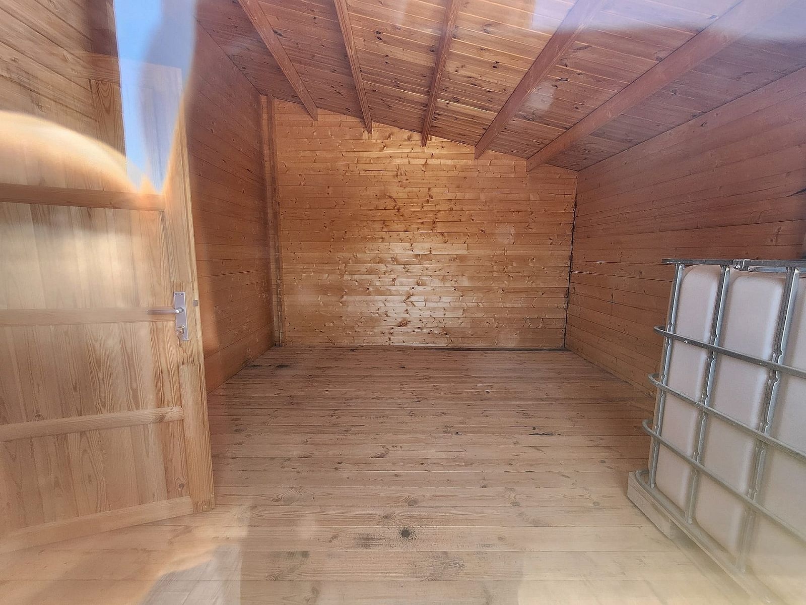 w_i5emf67ssb75ax2erb5i