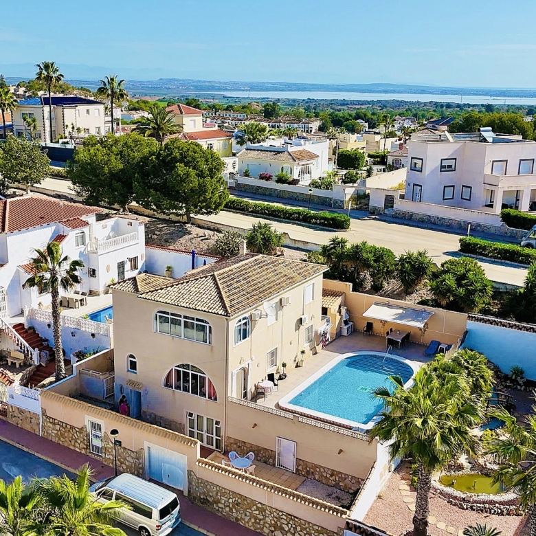 Villa in San Miguel De Salinas (Alicante)