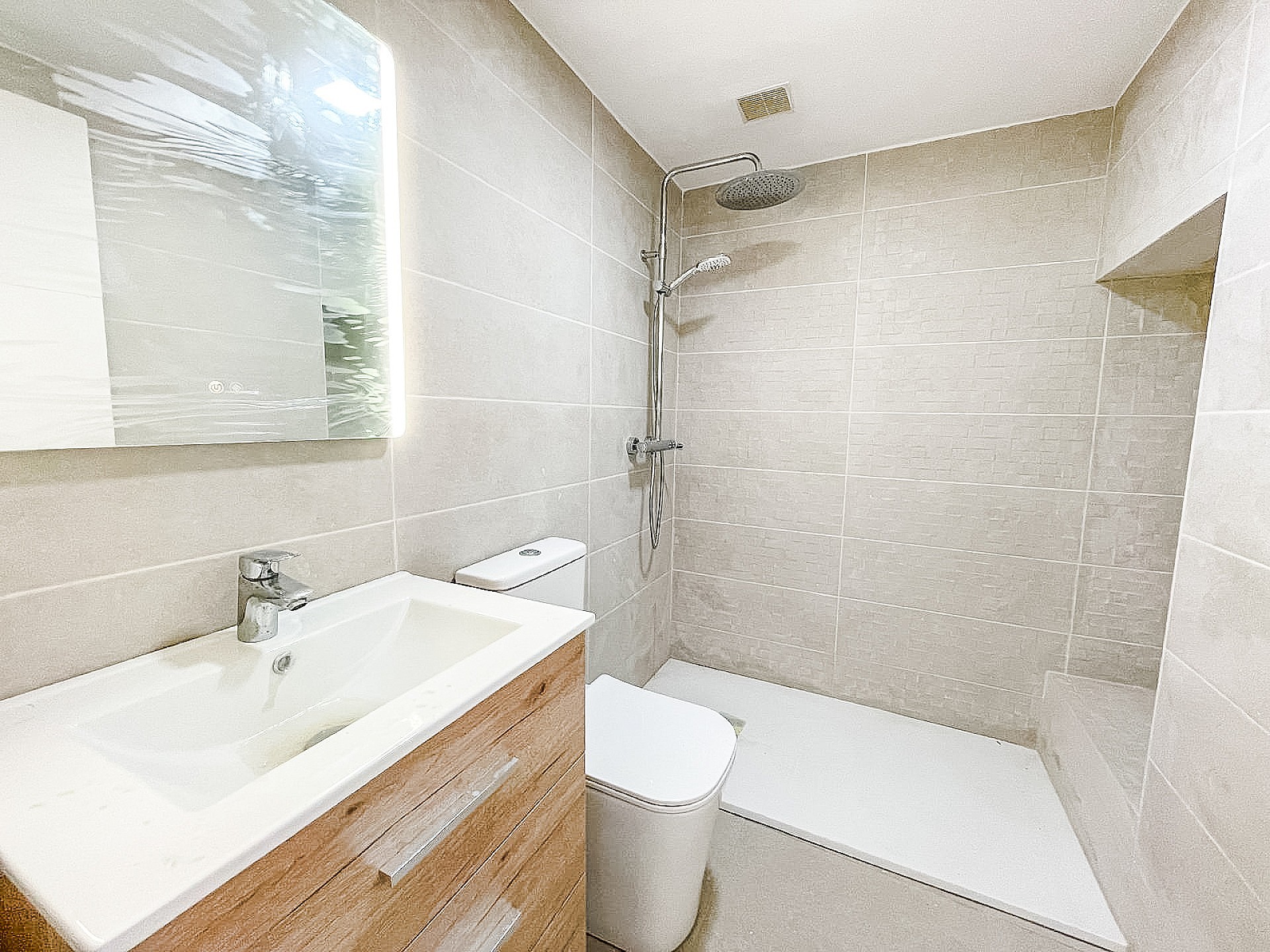 w_ib6gf4dzw43kfxtom45a