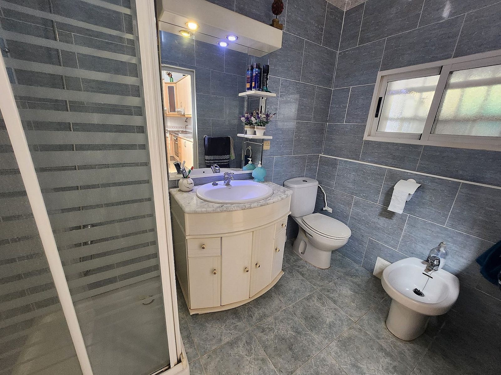 w_ihauosq2y26zxv8bzh03