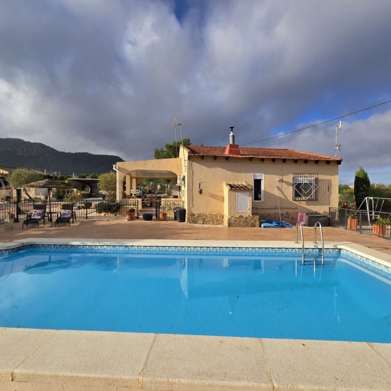 Villa in Sax (Alicante)