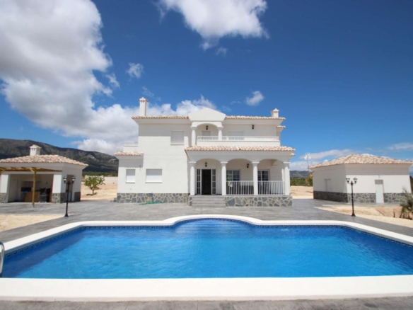 Villa in Pinoso (Alicante)