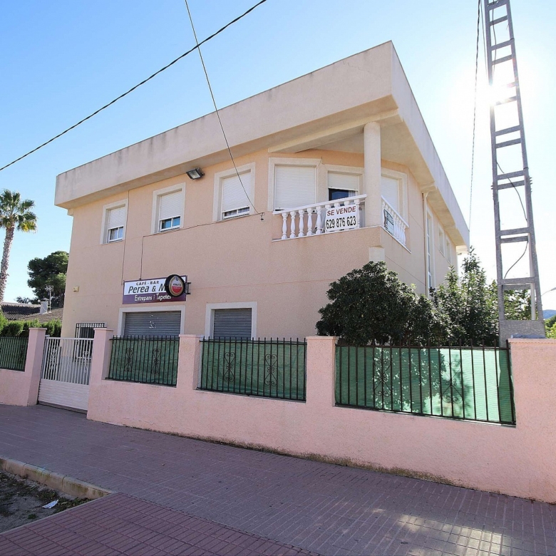 Gewerbeimmobilie in Monovar (Alicante)