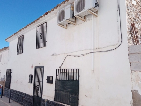 Stadthaus in Sax (Alicante)