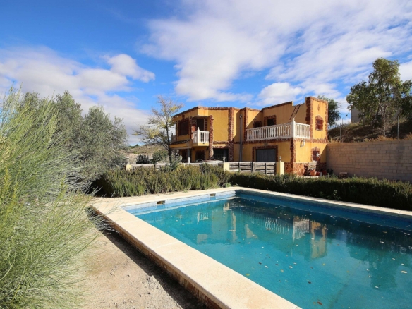 Villa in Monovar (Alicante)