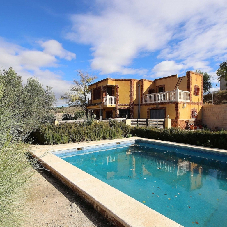 Villa in Monovar (Alicante)