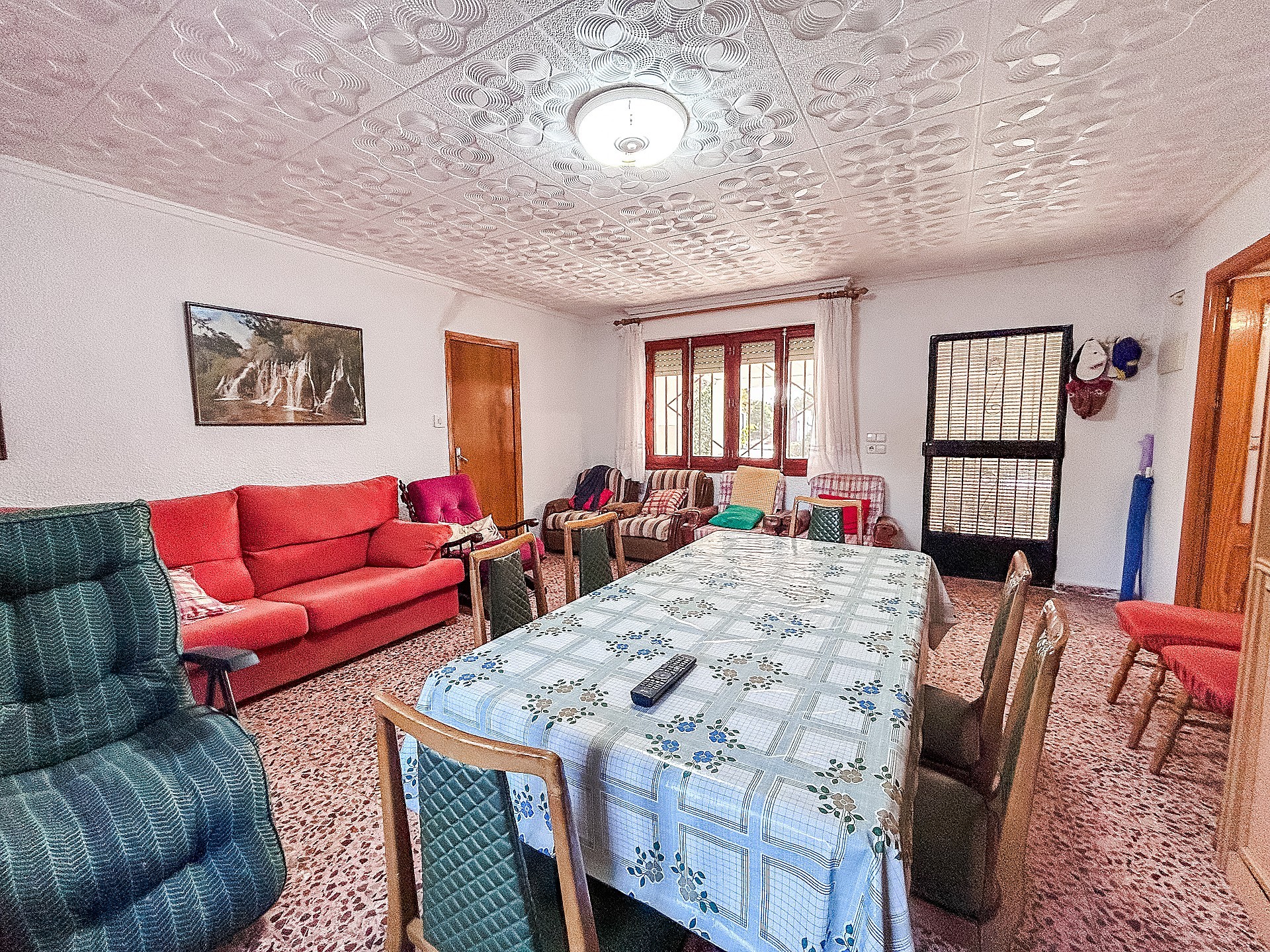 w_nywszhm8nggrjk74a0iq