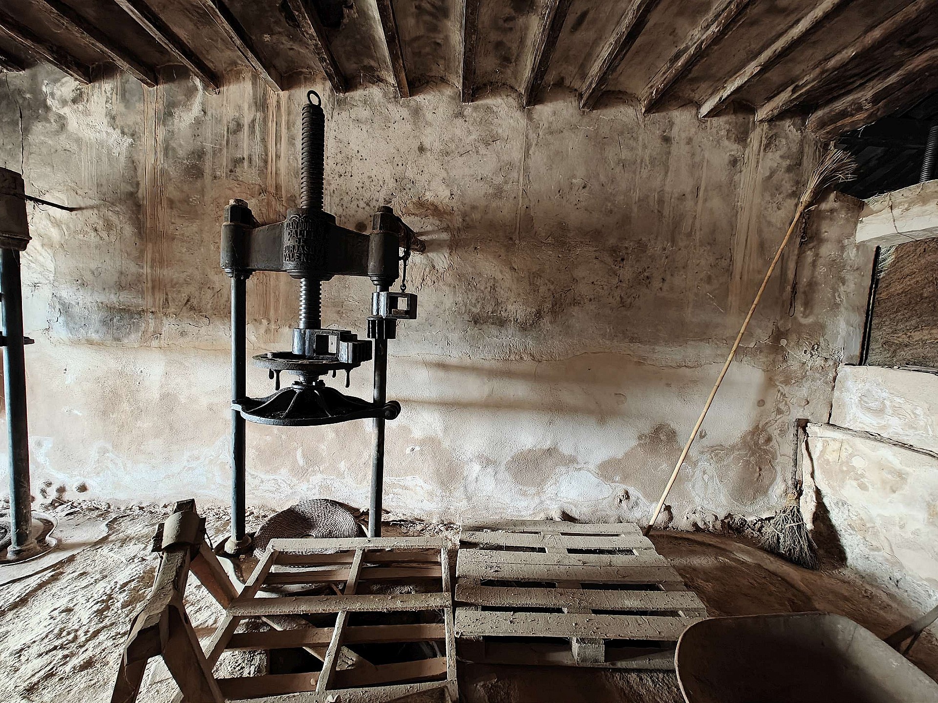 w_qdf28mvfcvif8qtbv2us