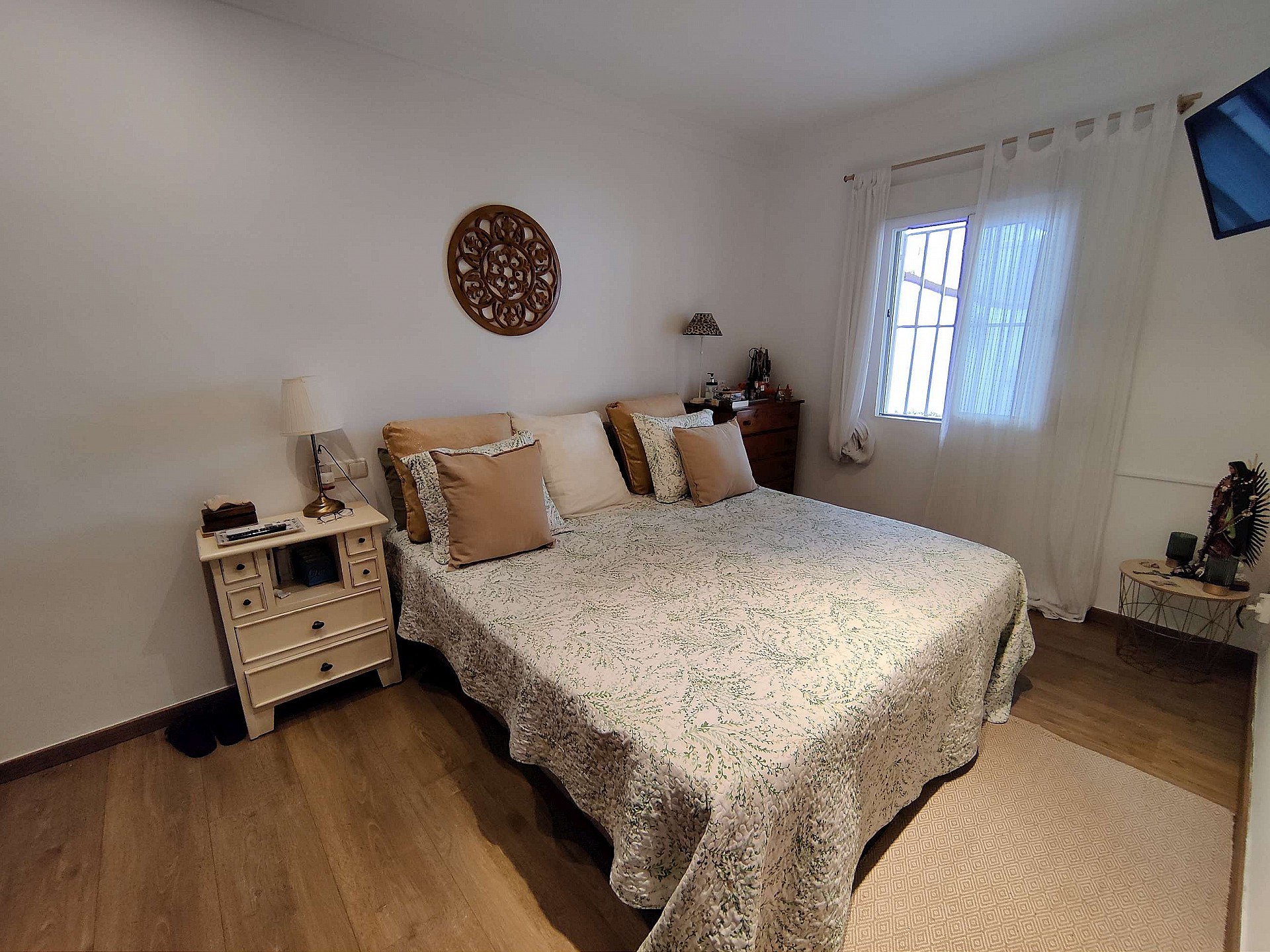 w_qfad83w8qbryxzvem75v