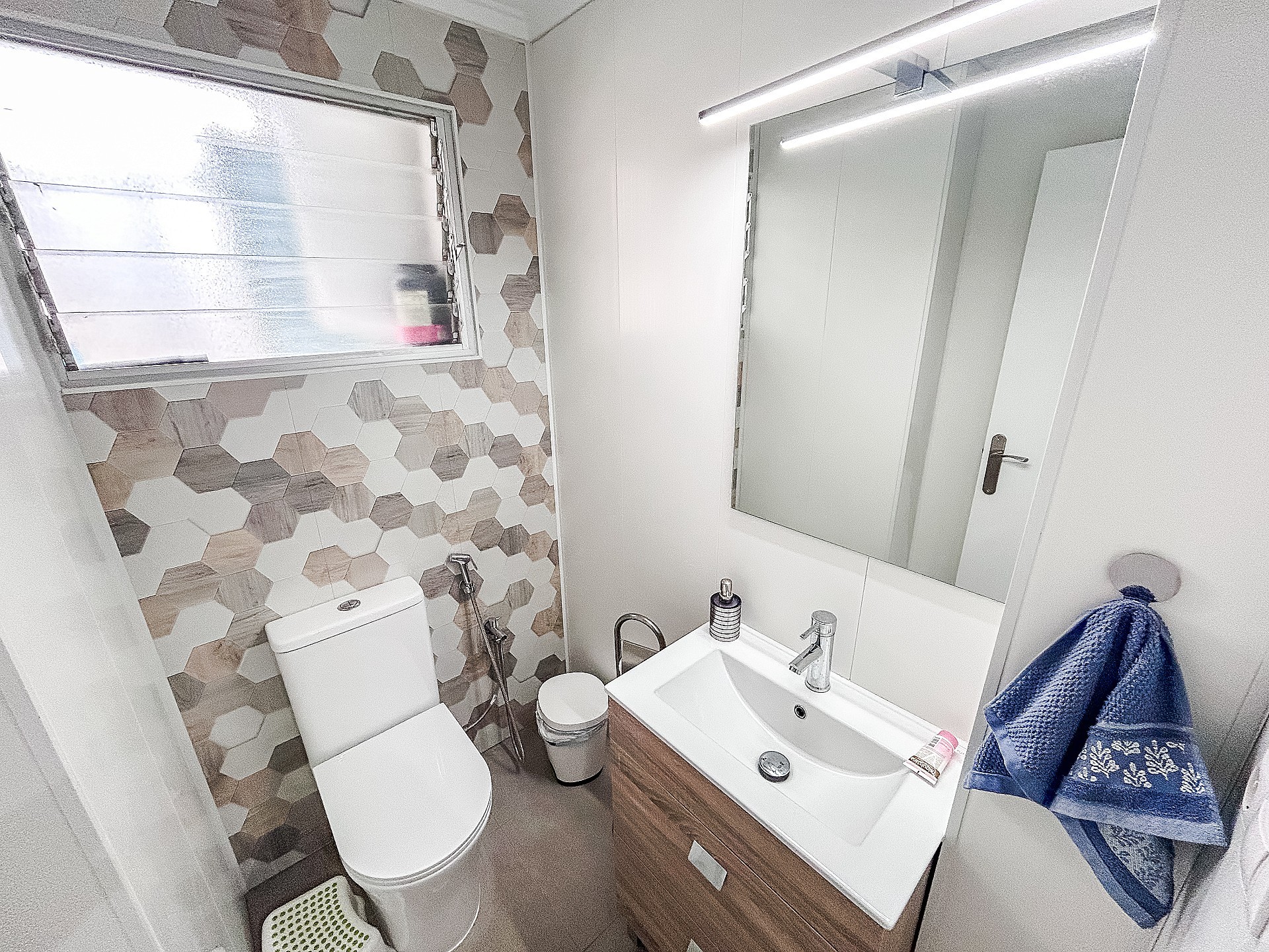 w_qh3dwnhbzv4ufimrb08k