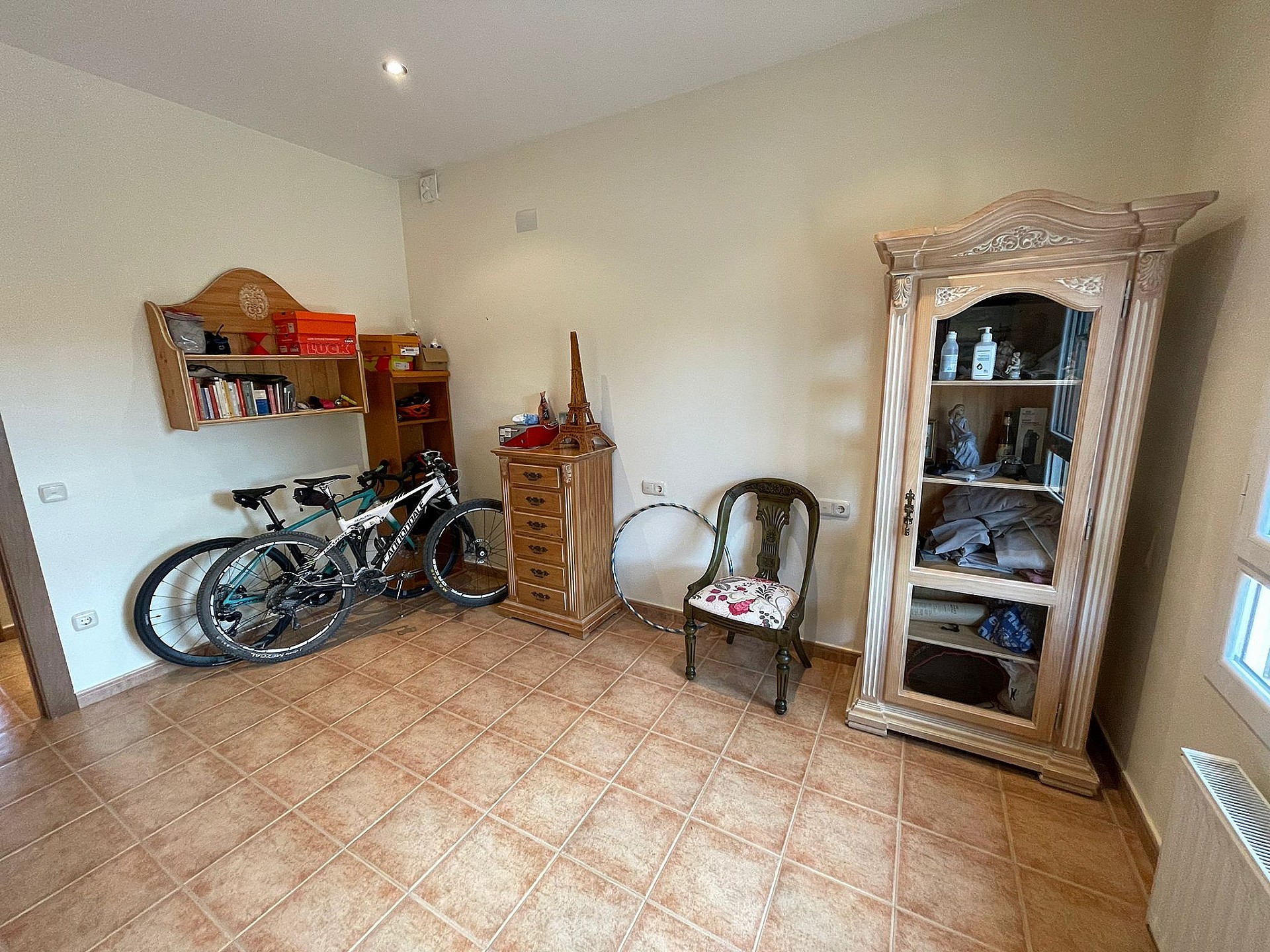 w_rv2j35vc5v5f43nztnaf