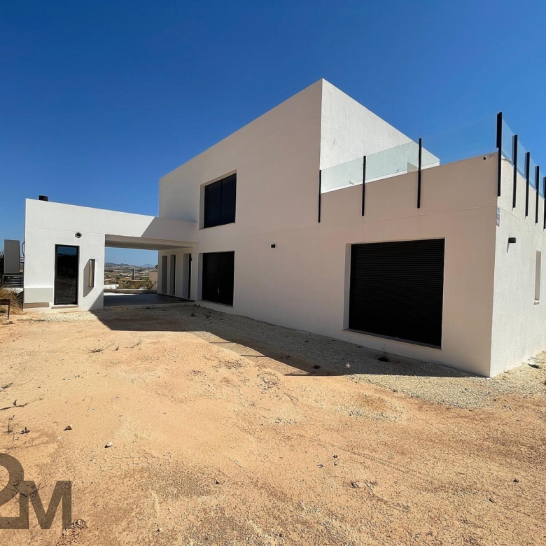 Villa in Pinoso (Alicante)