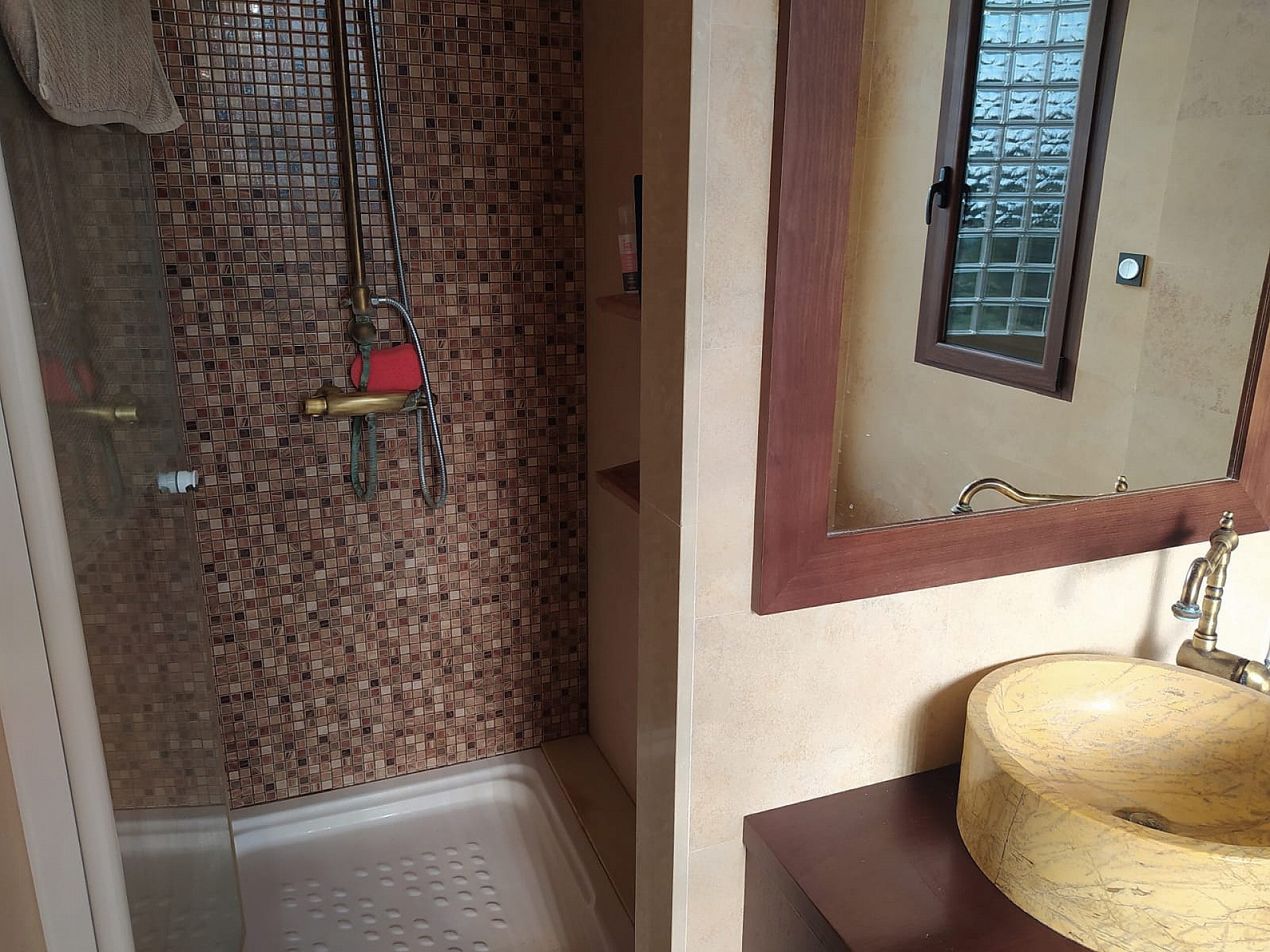 w_twrb8i805sb84n3pqmzr