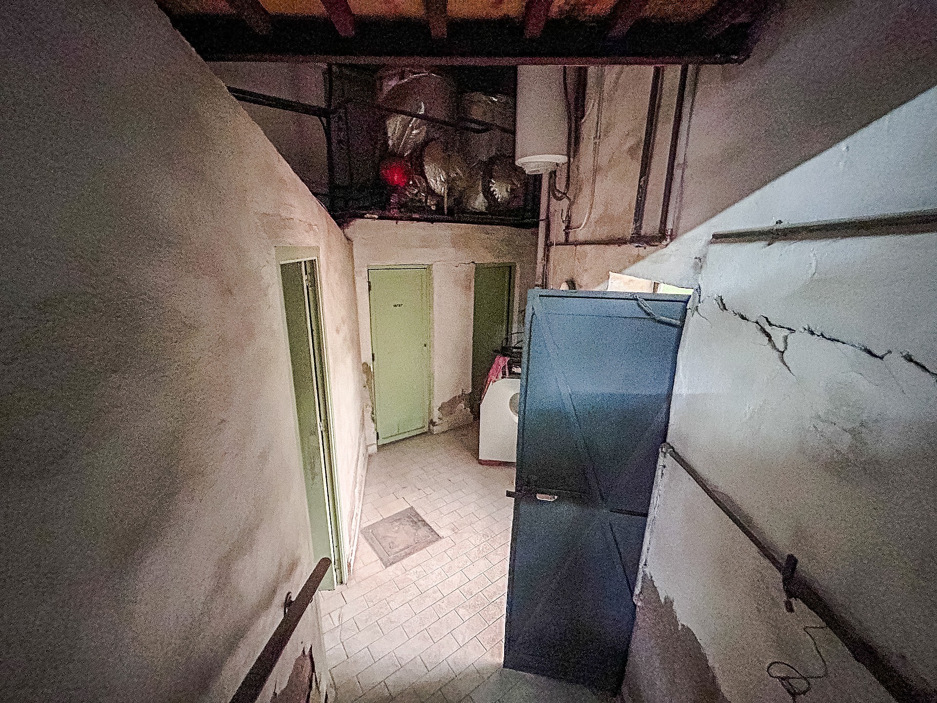 w_txmui8h57tda6q4bmd4z