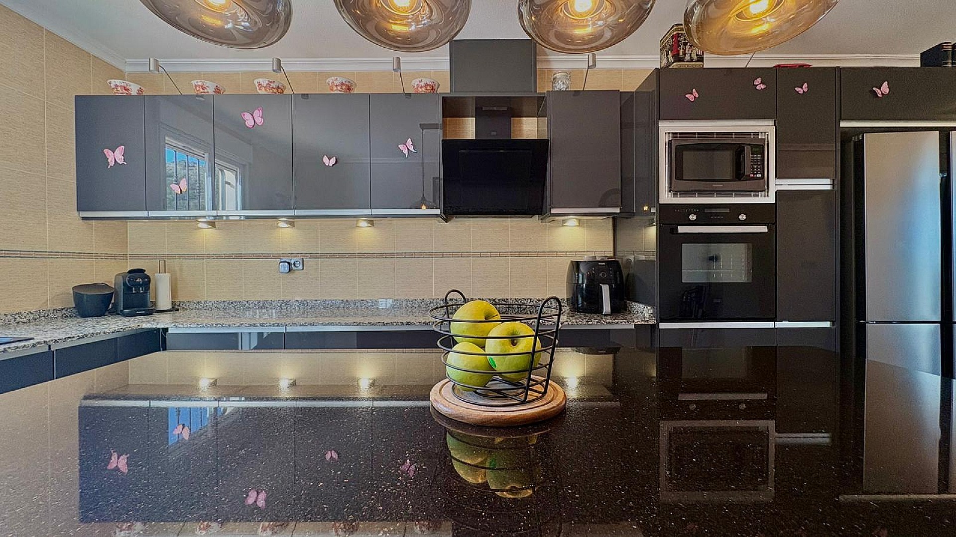 w_u03b32hmiusm3dcn38ou