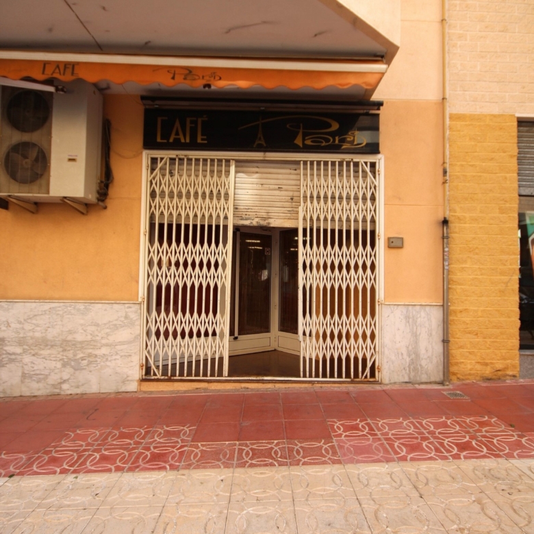 Gewerbeimmobilie in Onil (Alicante)