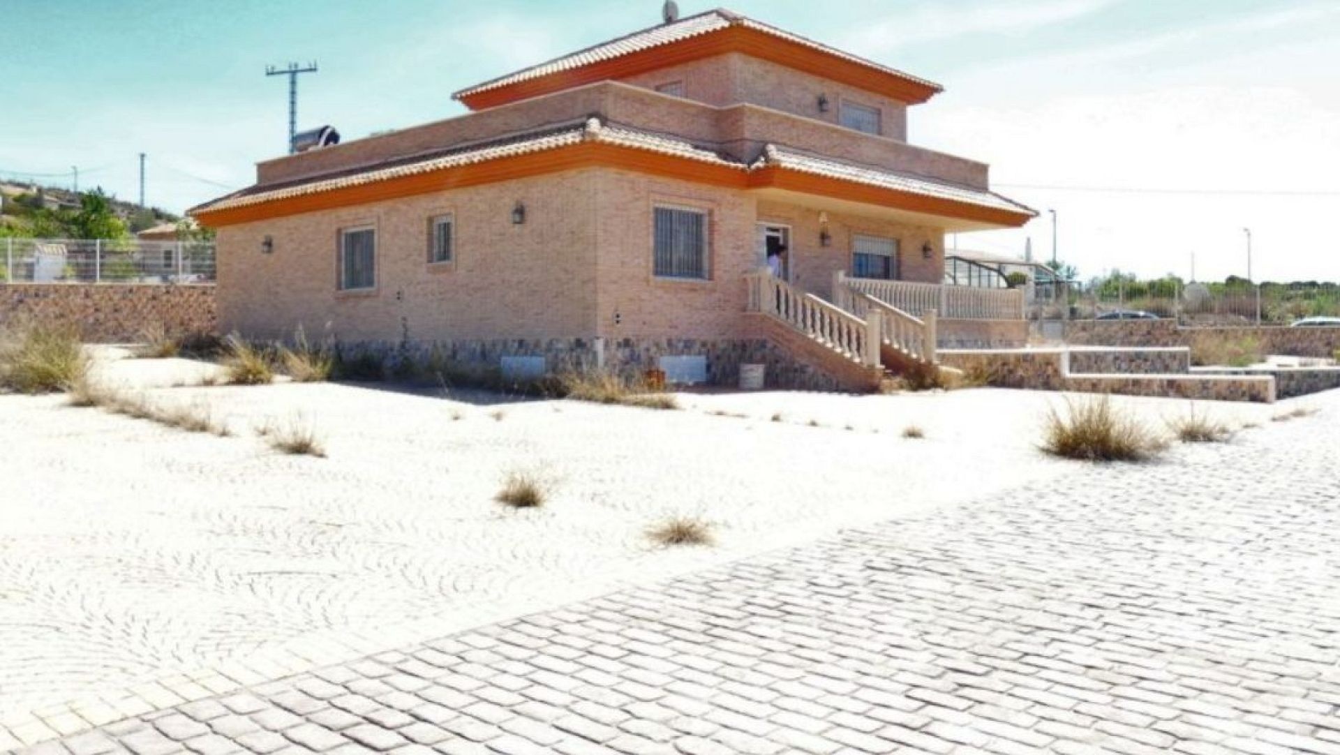 w_whatsapp-image-2025-04-17-at-13.37.16-1-