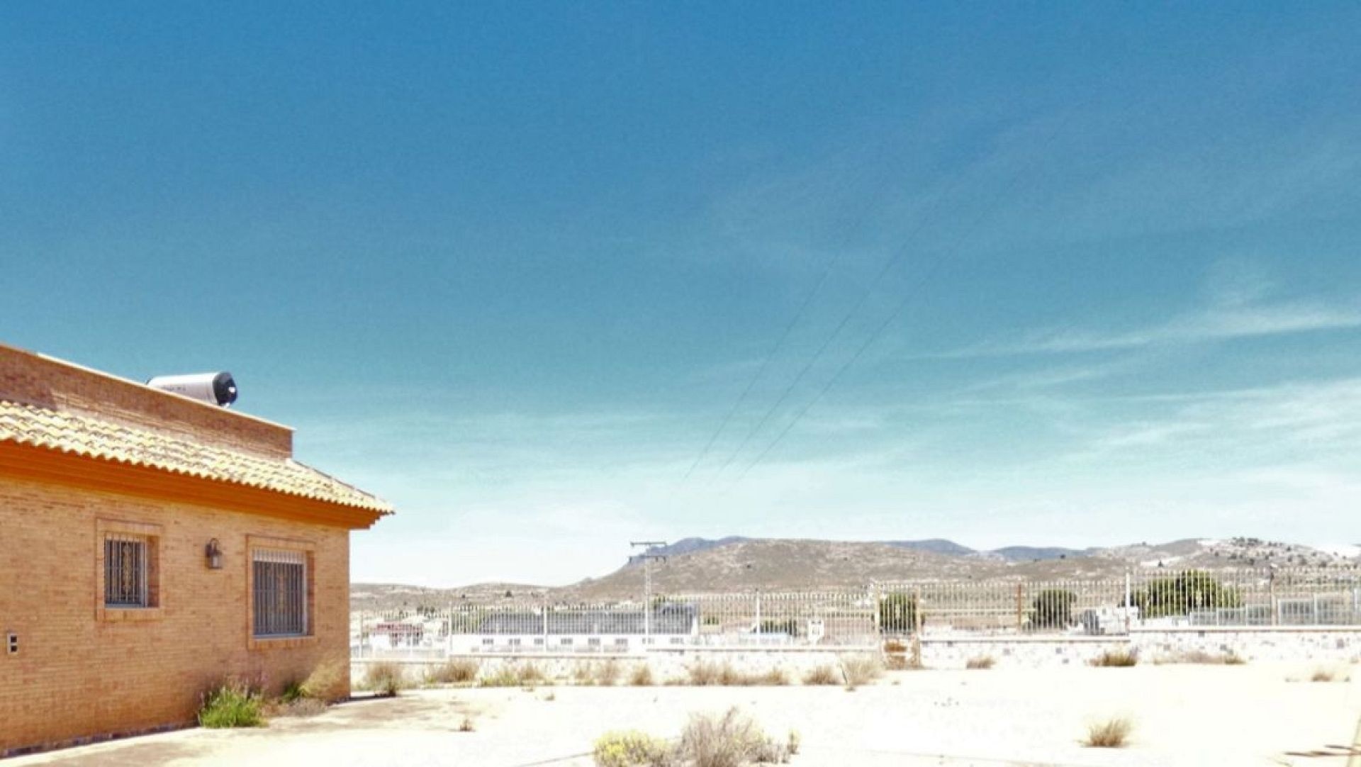 w_whatsapp-image-2025-04-17-at-13.37.18-5-