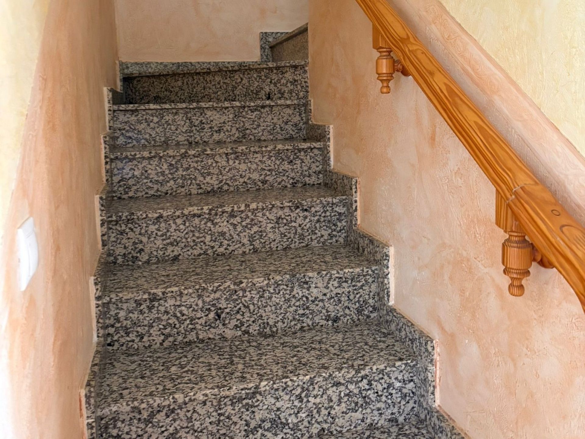 w_whatsapp-image-2025-05-13-at-22.27.50-5-