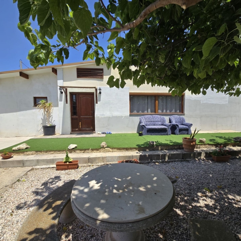 Villa in Sax (Alicante)