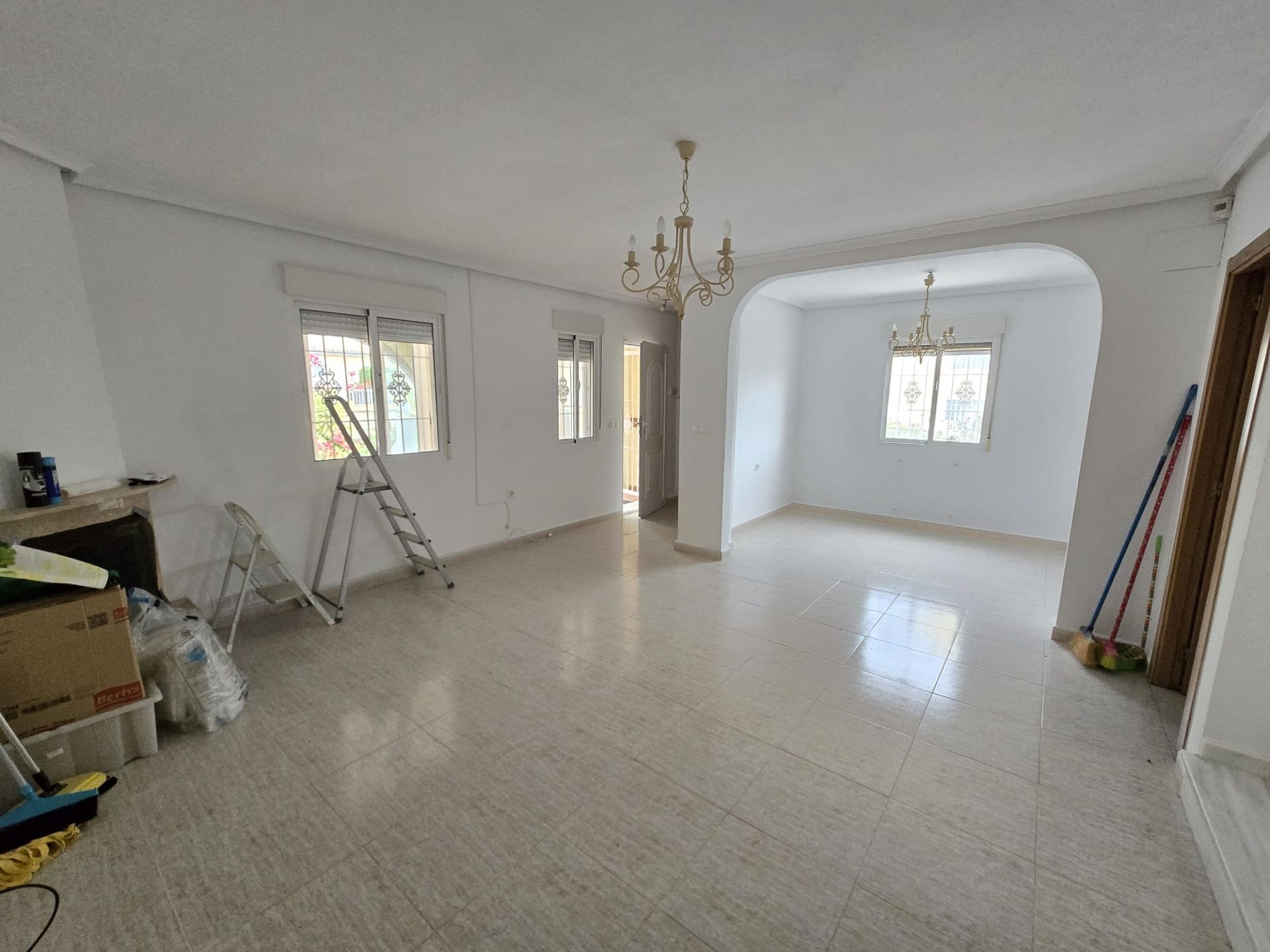 w_whatsapp-image-2025-12-04-at-16.01.03-13-